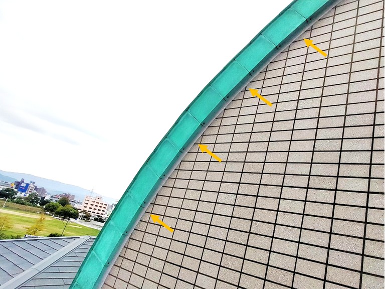 和泉市　屋根の取り合い②